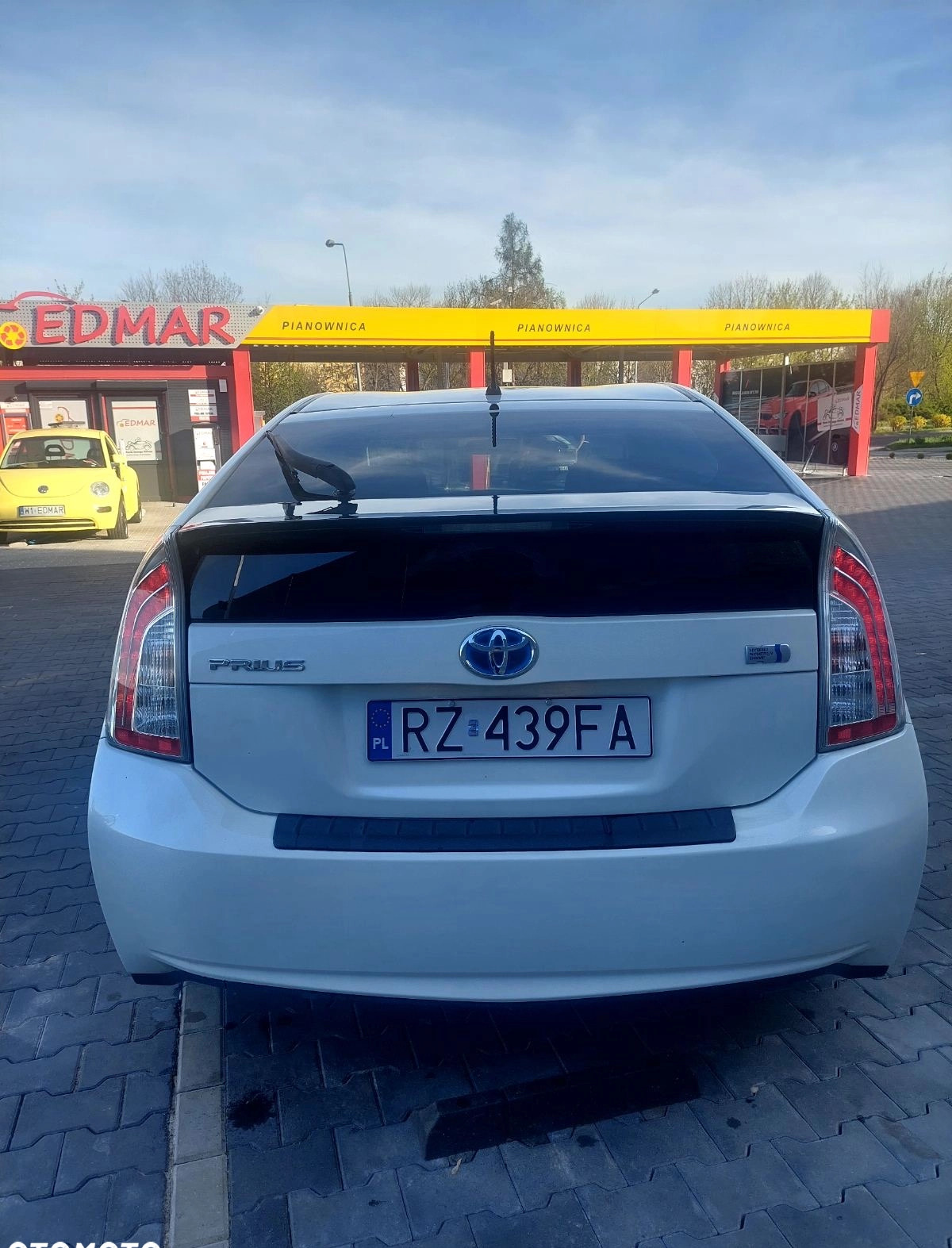 Toyota Prius cena 42500 przebieg: 164000, rok produkcji 2014 z Radom małe 37